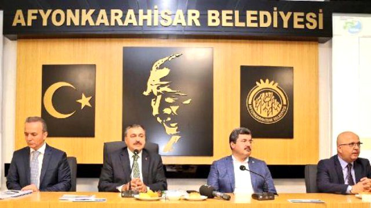Bakan Eroğlu\'dan İstanbullulara: Bol Bol Su Var, Kullansınlar