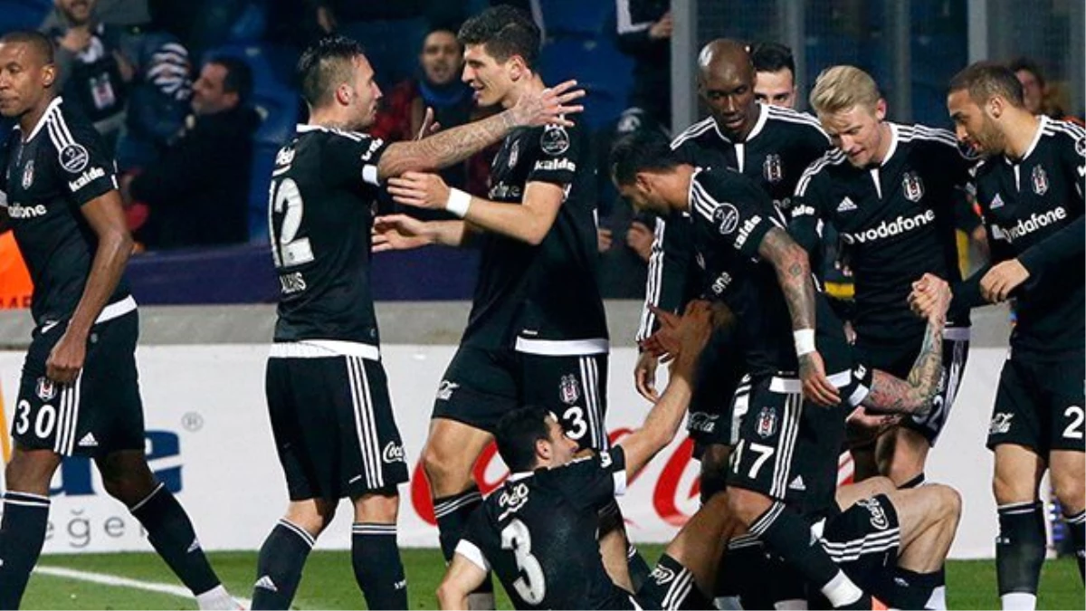 Beşiktaş\'ta 5 Futbolcu Derbiye Kart Sınırında Çıkacak