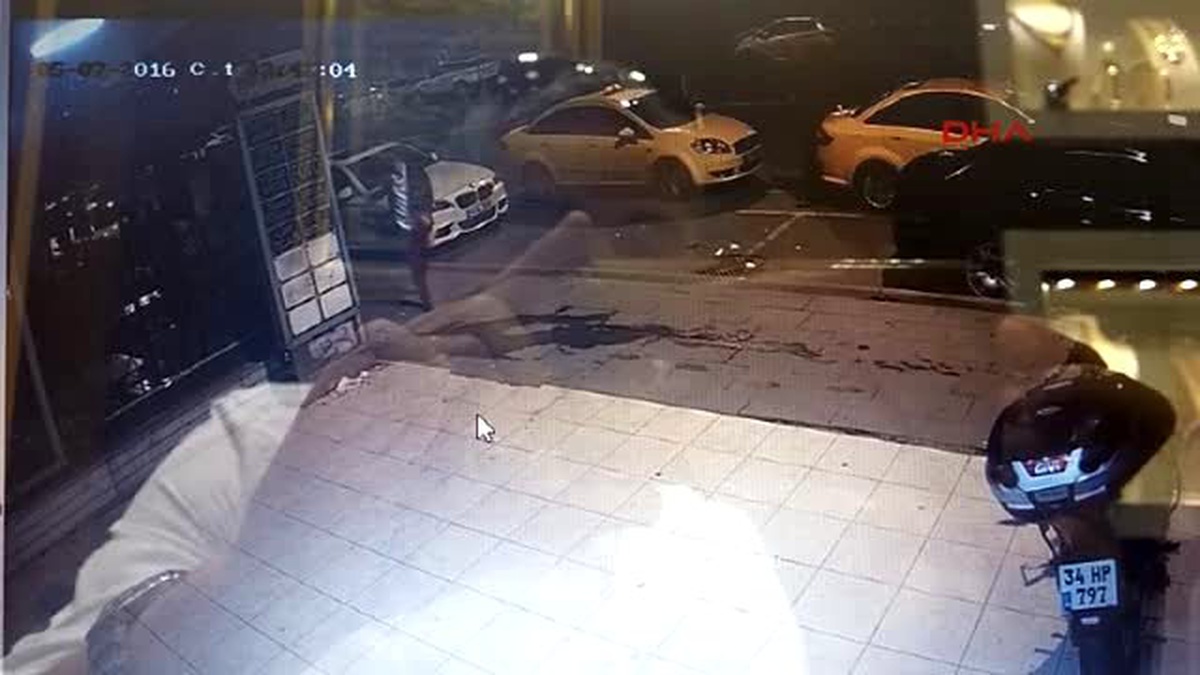Beşiktaş\'ta Eğlence Mekanına Silahlı Saldırı Güvenlik Kamerasında