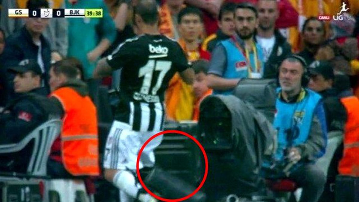 Galatasaraylı Taraftarlar, Quaresma'yı Islıkladı