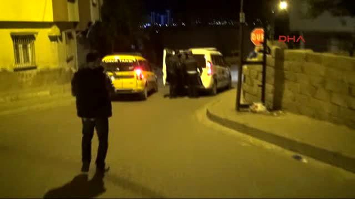 Gaziantep-Polisi Dövüp Tabancasını Alıp Kaçan 3 Kişi Yakalandı