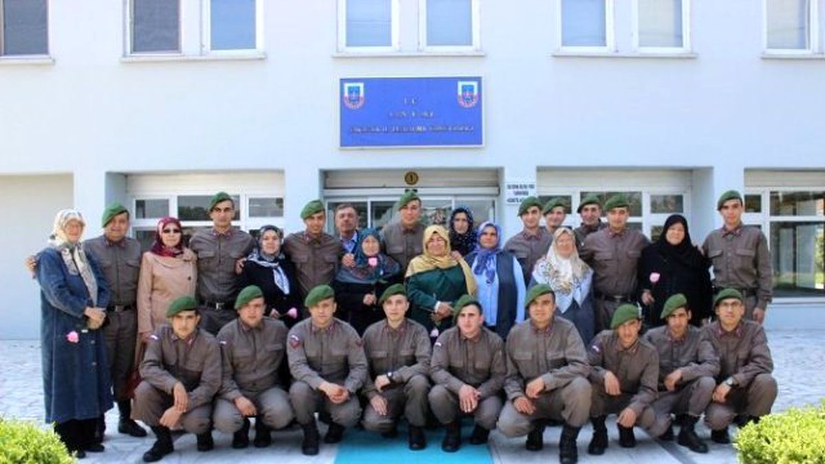 Jandarma Ekipleri Annelerle Buluştu
