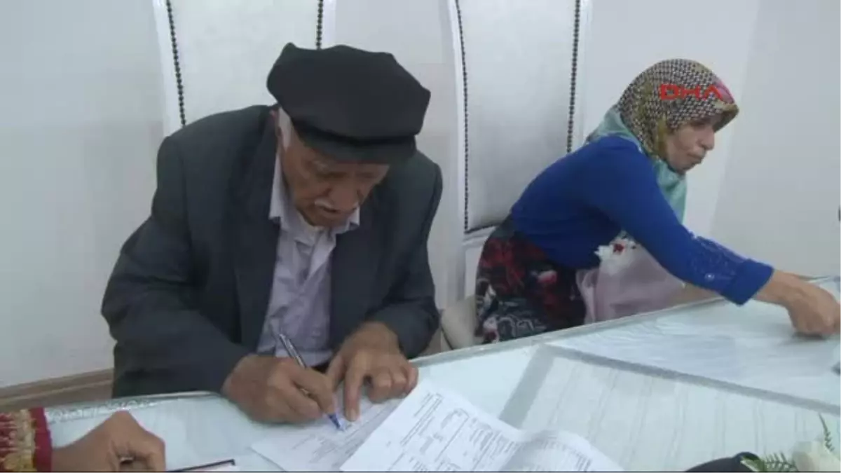 Osmaniye 77\'lik Damat, 50 Yaşındaki Suriyeli Kadın ile Nikah Kıydı, Oğlu Şahit Oldu