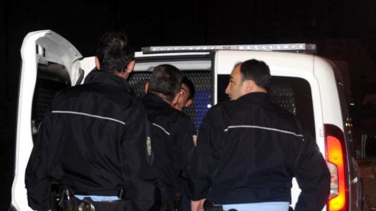 Polisi Dövüp Tabancasını Alıp Kaçan 3 Kişi Yakalandı