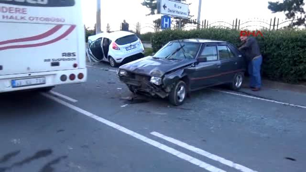 Rize\'de 3 Araçlık Zincirleme Kaza 2 Yaralı