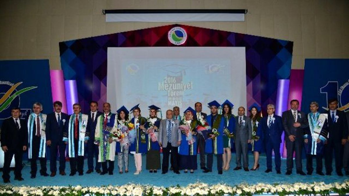 Ahi Evran Üniversitesinde Mezuniyet Töreni Düzenlendi
