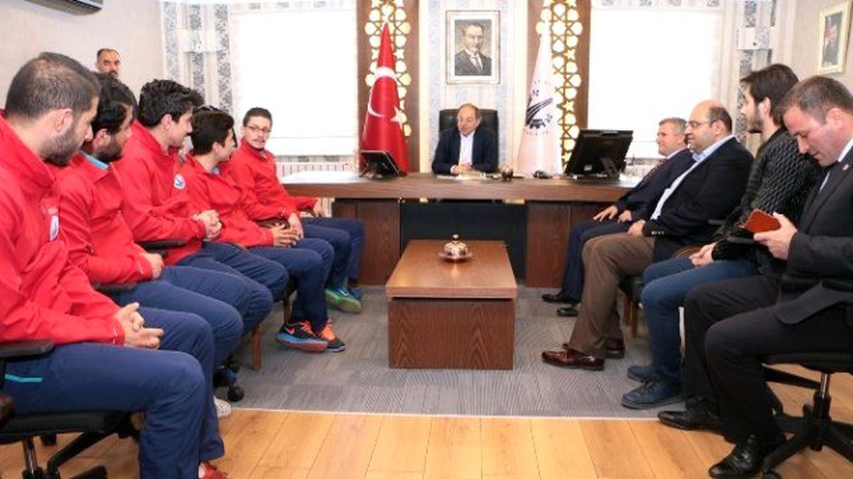 Akdağ\'dan Termalspor\'a Tebrik Ziyareti