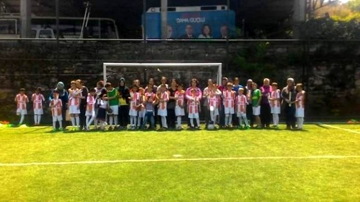 Anneler ve Oğulları Futbol Maçında Buluştu