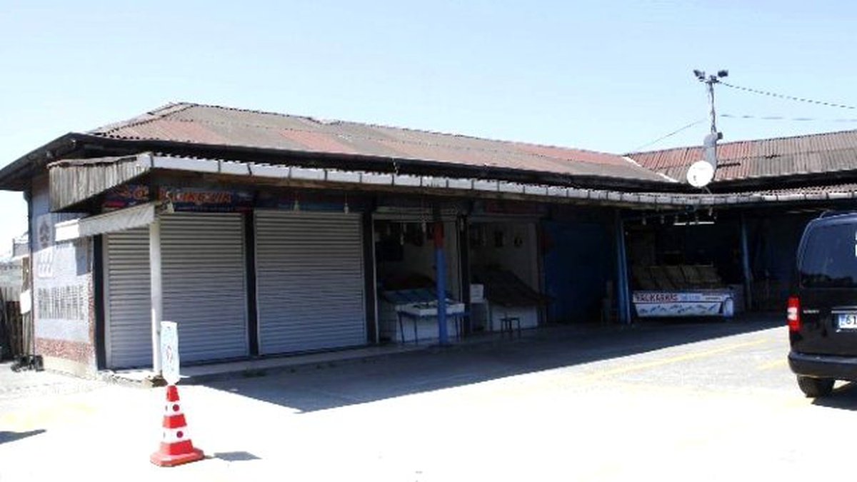 Av Yasağında Tezgahları Kıyı Balıkçılarının Avladığı Balıklar Süslüyor