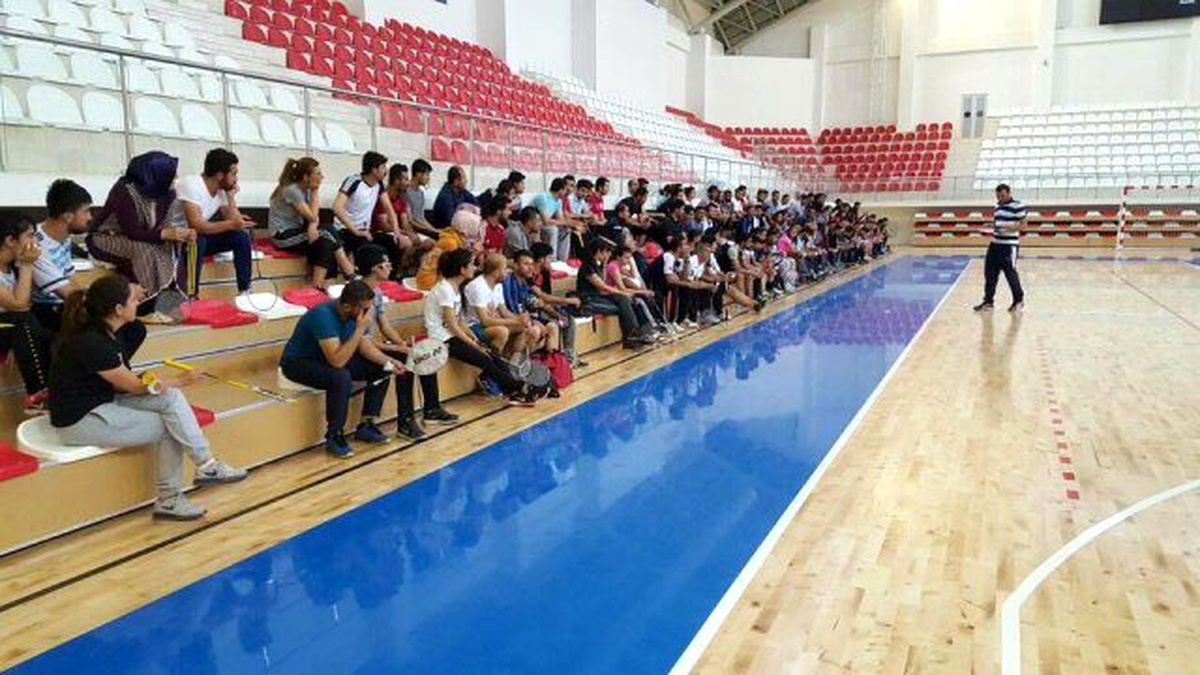 Badminton Antrenörlük Kursuna Yoğun Katılım