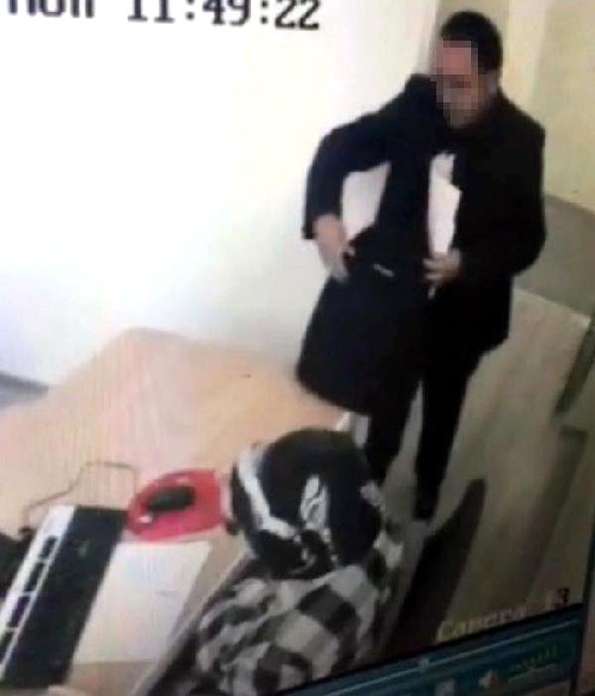 Banka Memurunu \'Atm\'de Arıza Var\' Diye Kandırıp, Kasadaki 20 Bin TL\'yi Çaldılar (2)