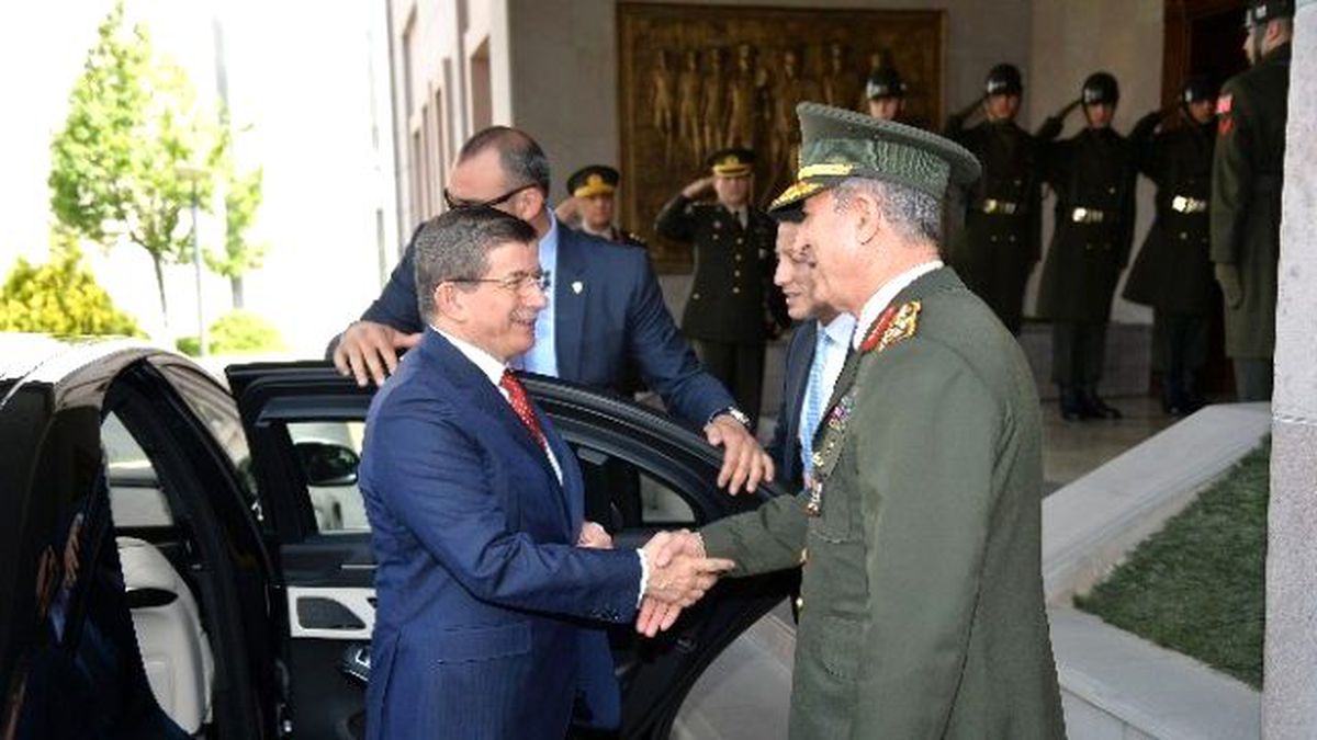 Başbakan Davutoğlu\'ndan İlk Ziyaret Genelkurmay\'a