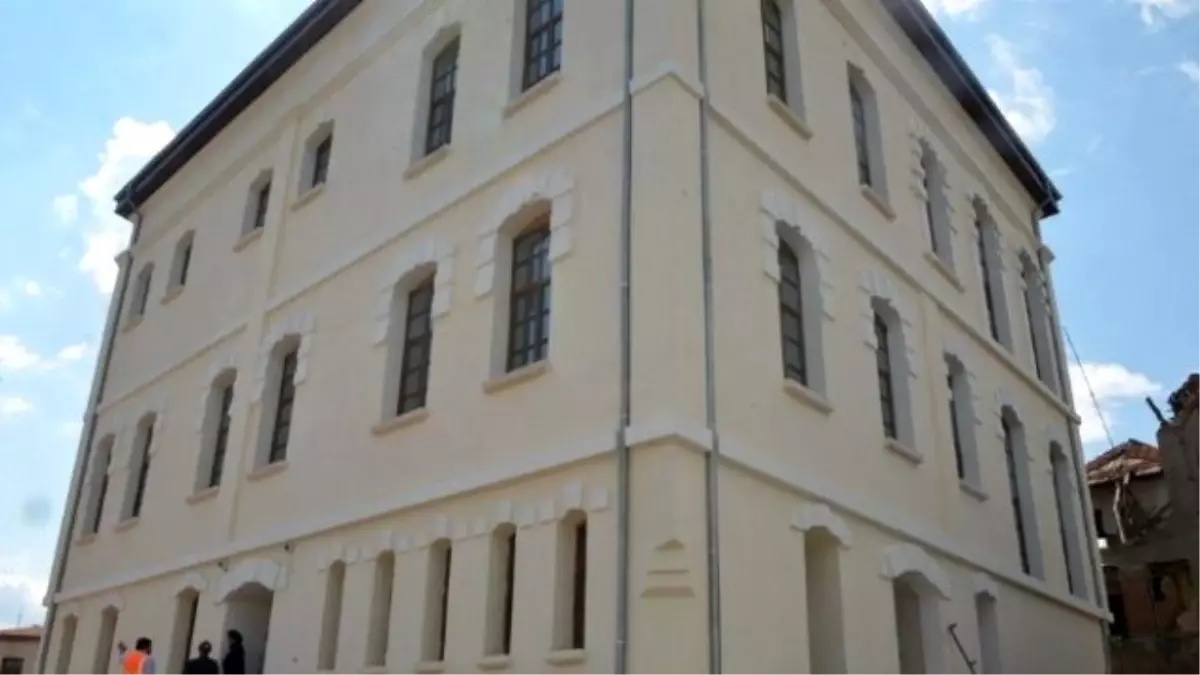 Bir Tarih Daha Canlanıyor