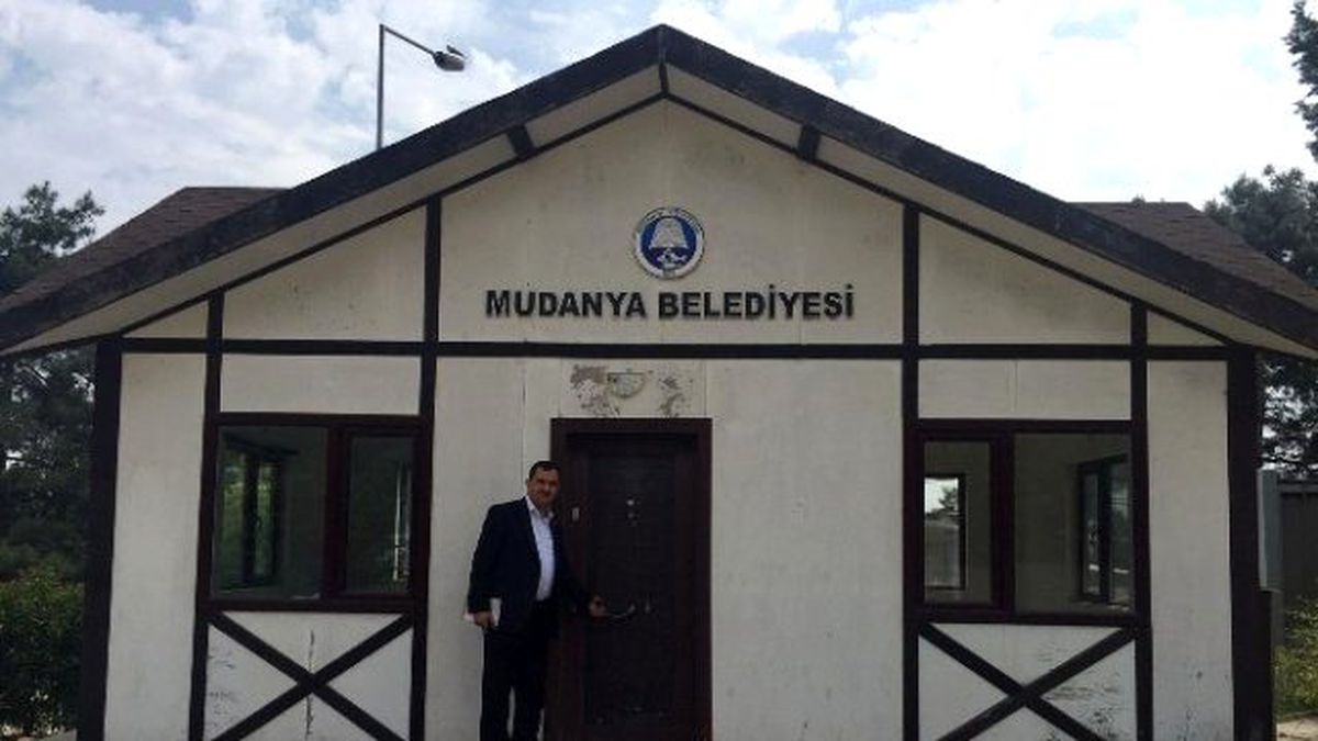 Bir Yılan Koca Mahalleyi Hizmetsiz Bıraktı