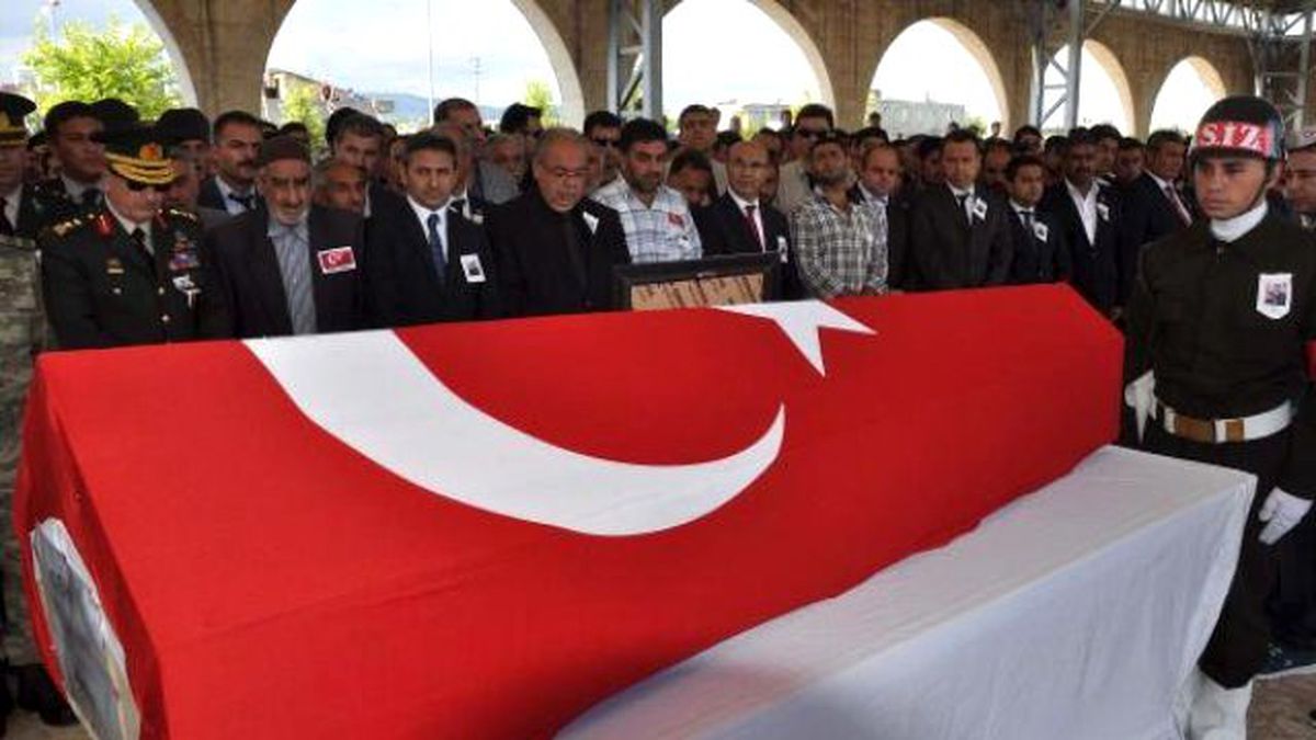 Bordo Bereli Şehidin Baba Evinde Yas (3)