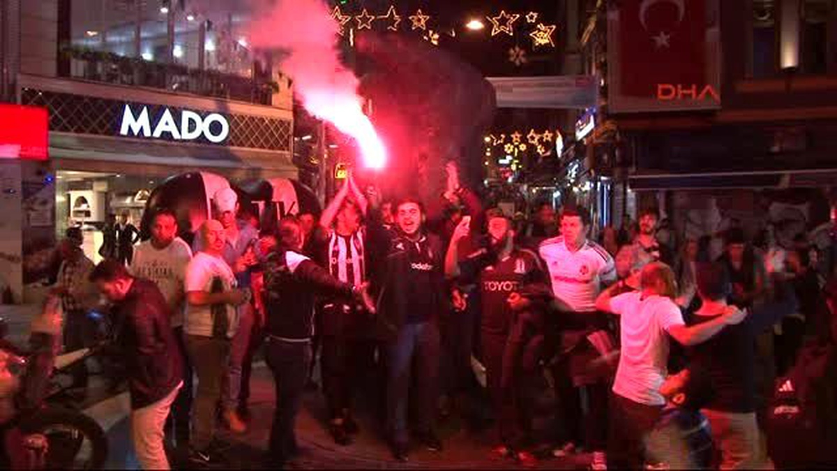 Çarşı\'da Şampiyonluk Kutlamaları Yapıldı