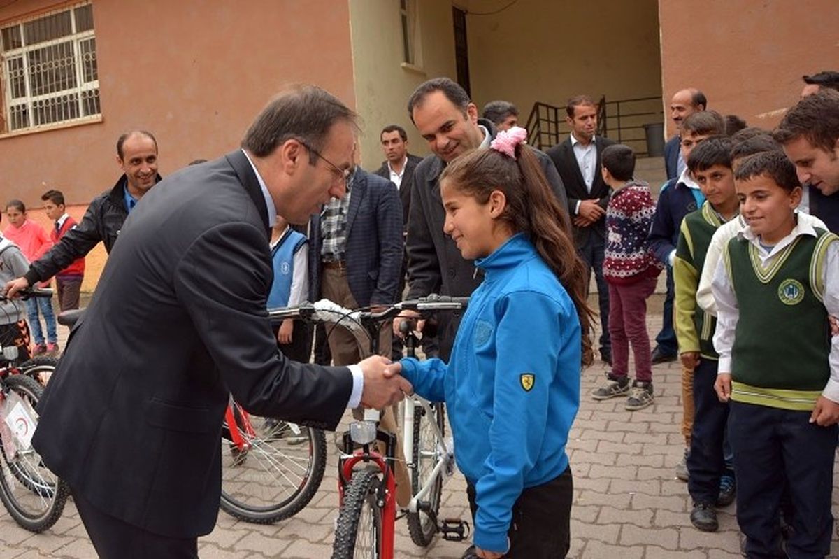 Çataklı Öğrenciler Bisikletlerine Kavuştu