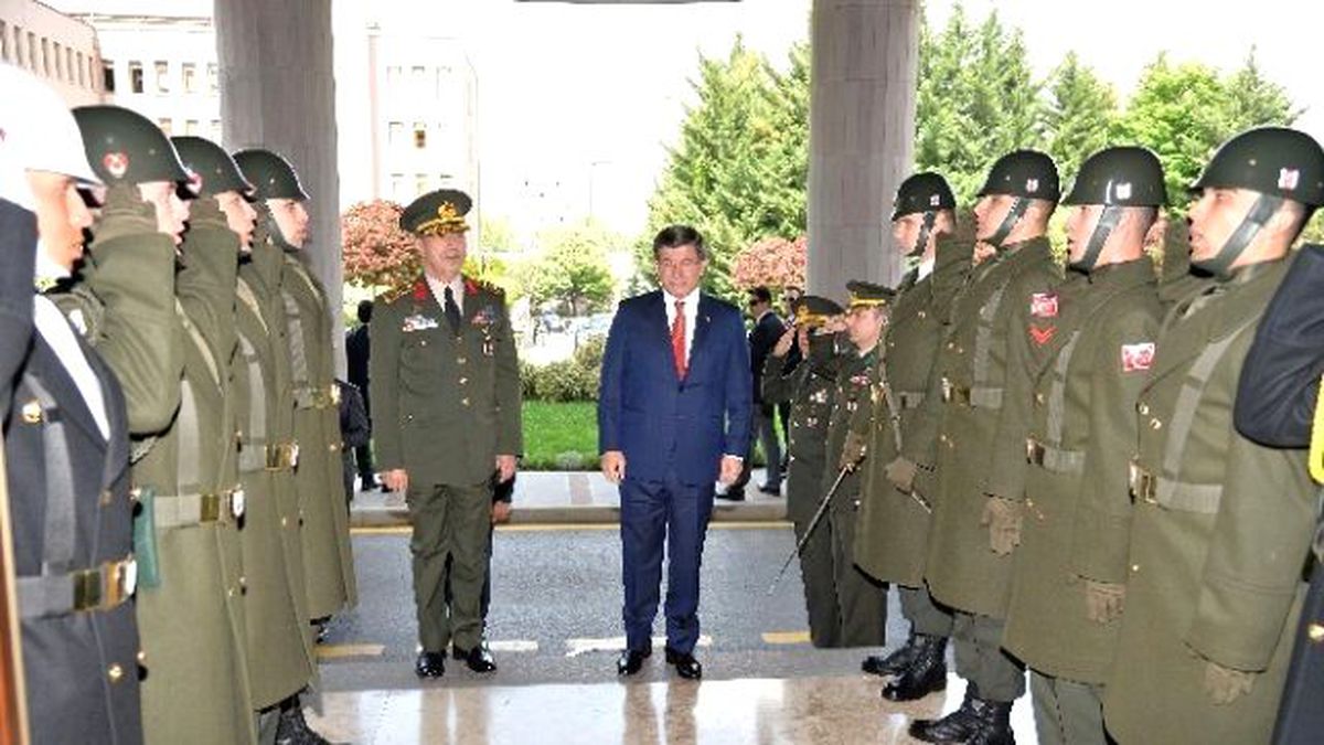 Davutoğlu\'dan Genelkurmay\'a Veda\' Ziyareti