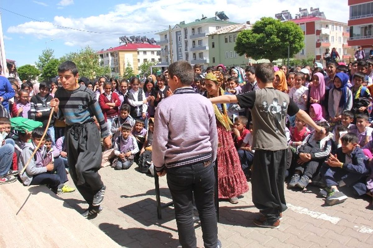 Engelli Çocuklar Marifetlerini Sergiledi