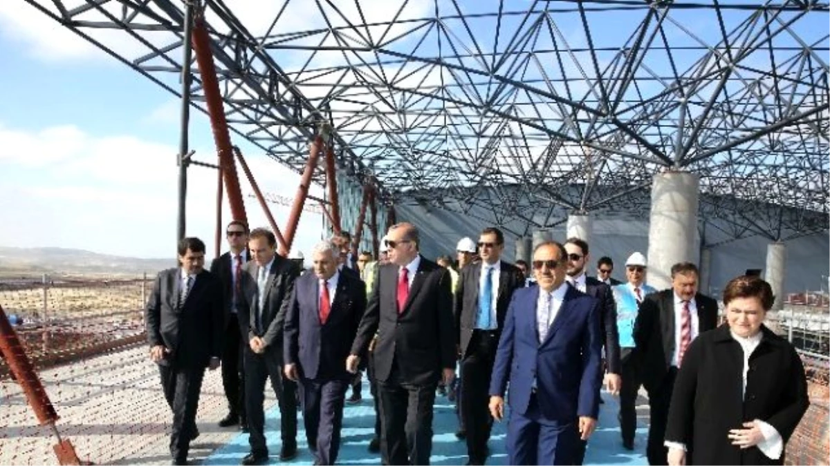 Erdoğan, 3. Havalimanı İnşaat Çalışmalarını Yerinde İnceledi