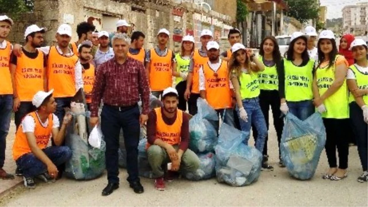 Gaün Öğrencilerinden Çöpünüzü Geleceğe Atmayın Projesi