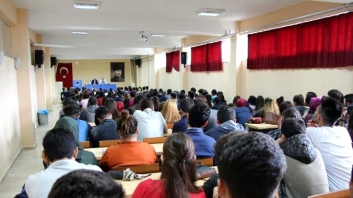 Gediz Meslek Yüksekokulu\'nda \'Türkiye\'de Sigortacılığın Geleceği\' Konulu Seminer