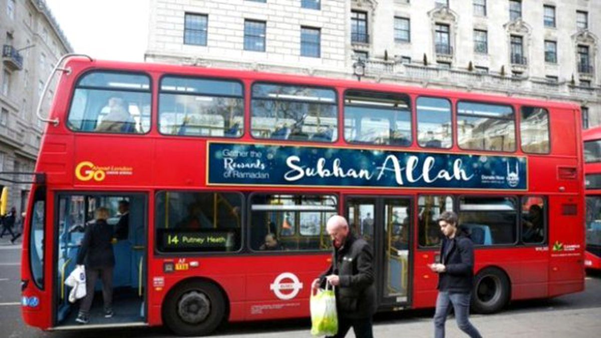 İngiltere\'de Otobüslere \'Sübhan Allah\' İlanları