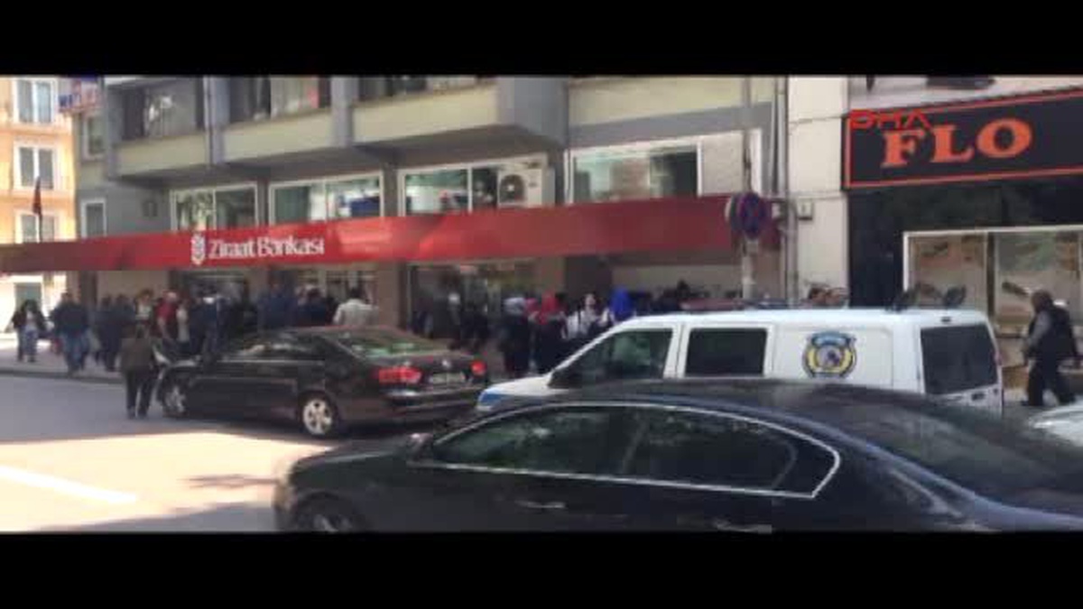İzmit Bankadaki Memuru Kandırıp Kasadaki Paraları Çaldılar