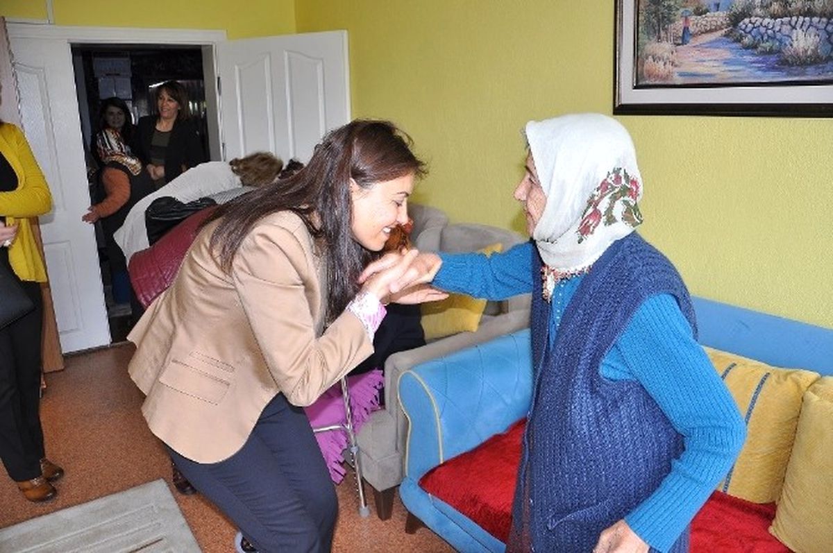 Kadın Girişimcilerden Huzurevine Ziyaret