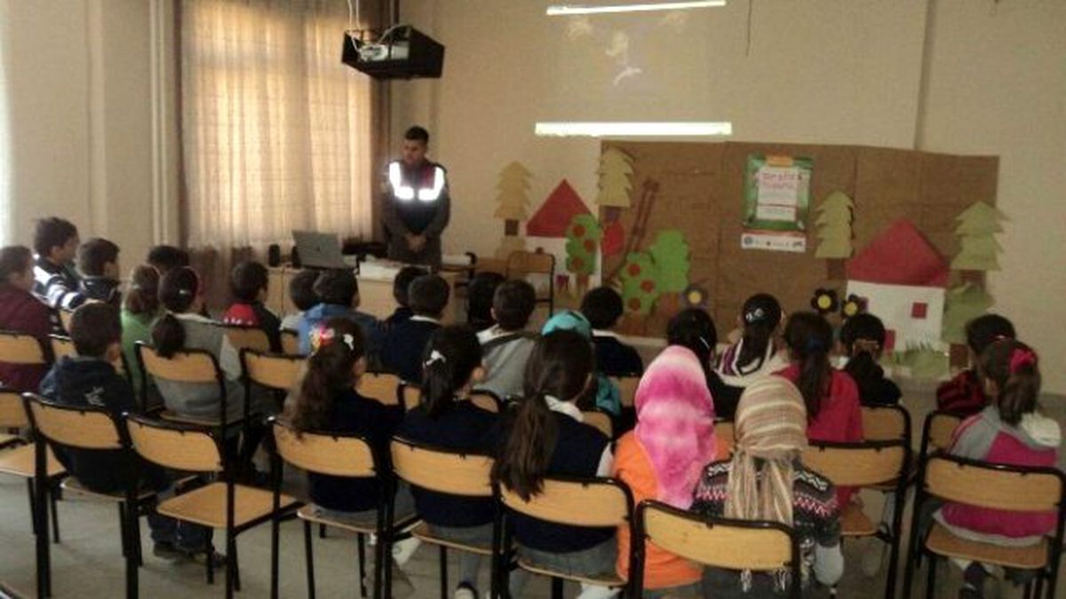 Karabük\'te Jandarmadan Trafik Eğitimi