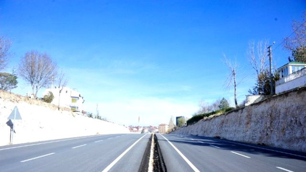 Karaman Belediyesi\'nin Üst Geçit Çalışmaması