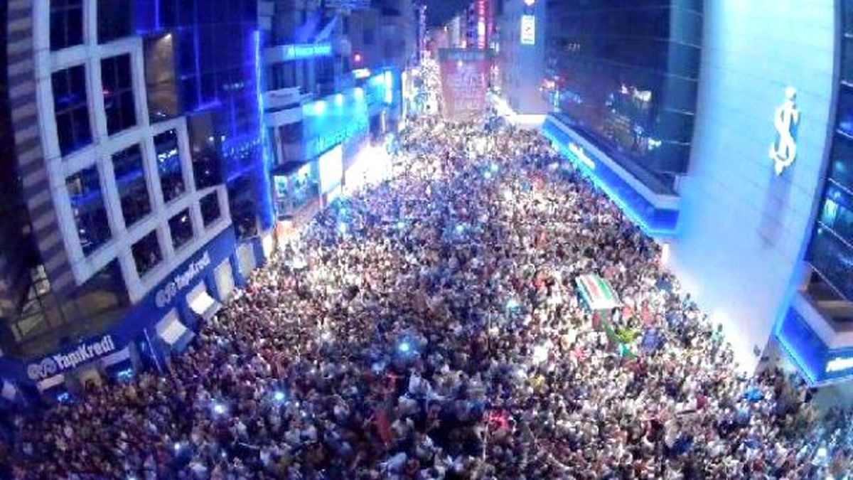 Karşıyaka Yalnız Kaldı