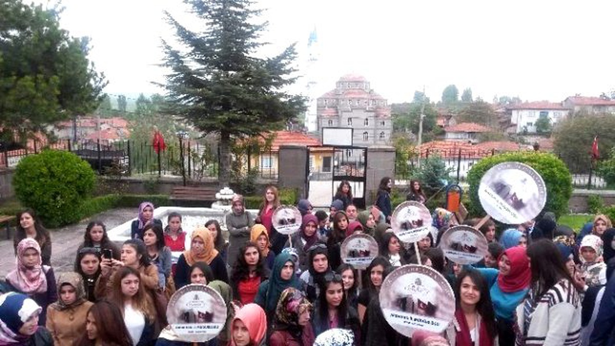 Kyk\'lı Öğrenciler Hayme Ana\'da Buluştu