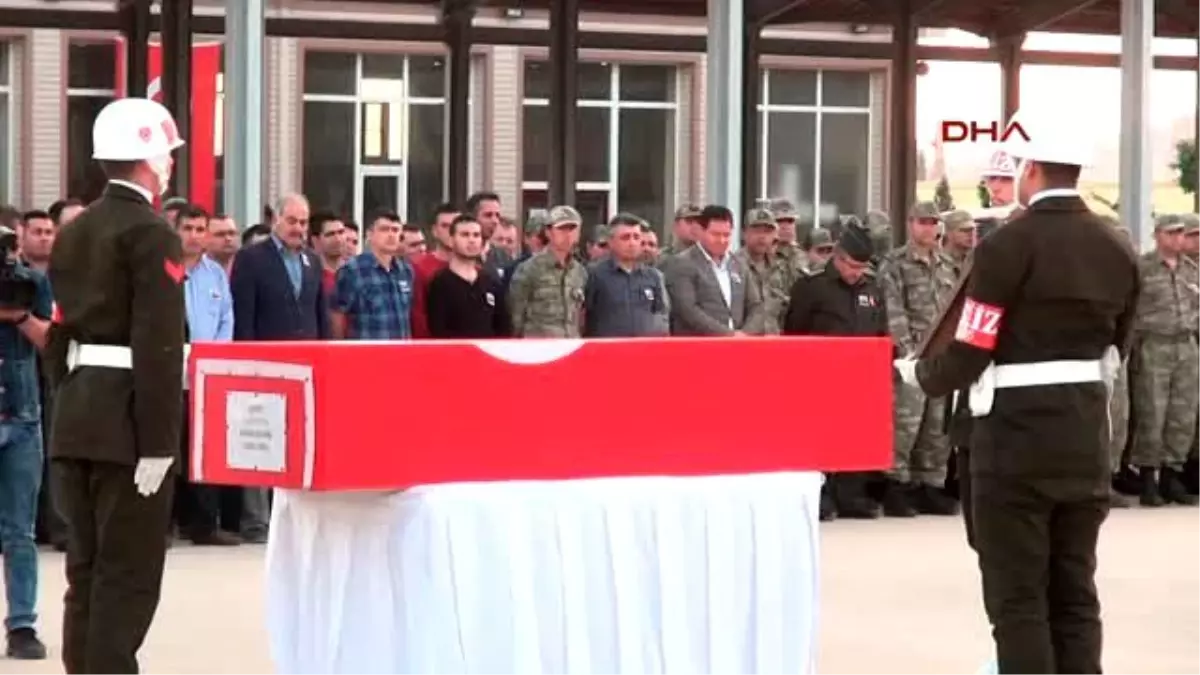 Mardin Babasını Asker Selamıyla Uğurladı