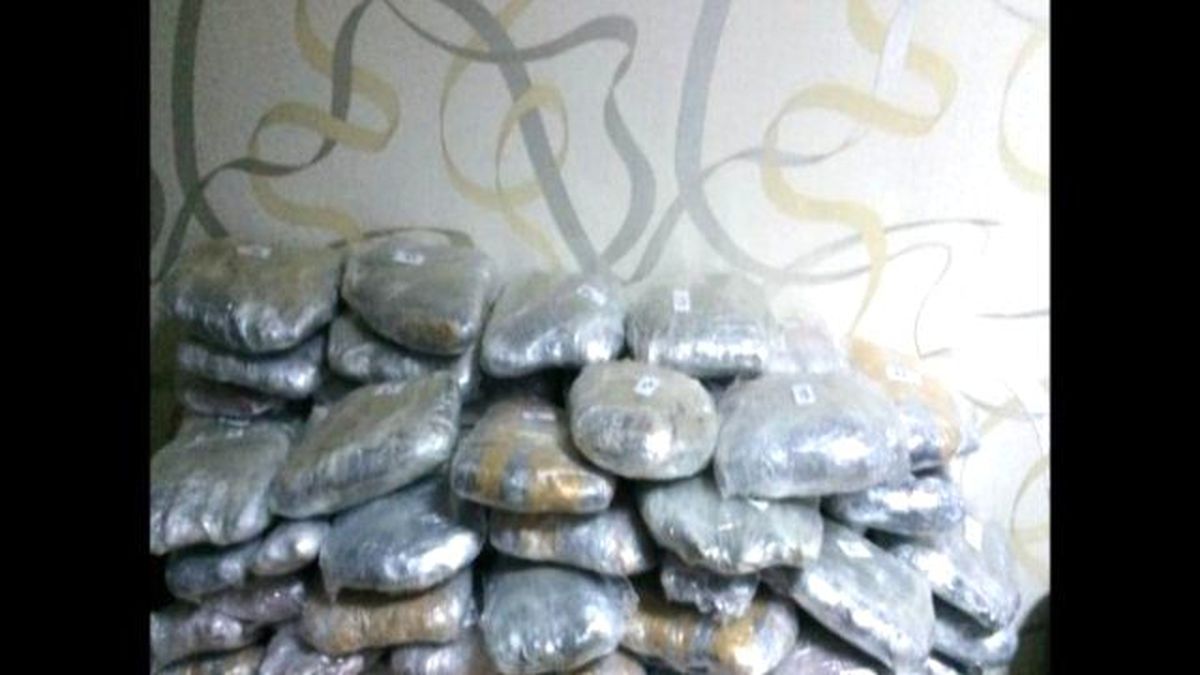 Minibüsün Tavan Döşemelerinden 93 Kilo Esrar Çıktı