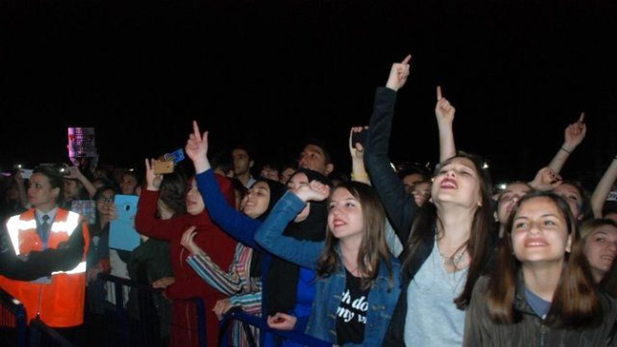 Model Grubu Çorlulular İçin Sahne Aldı