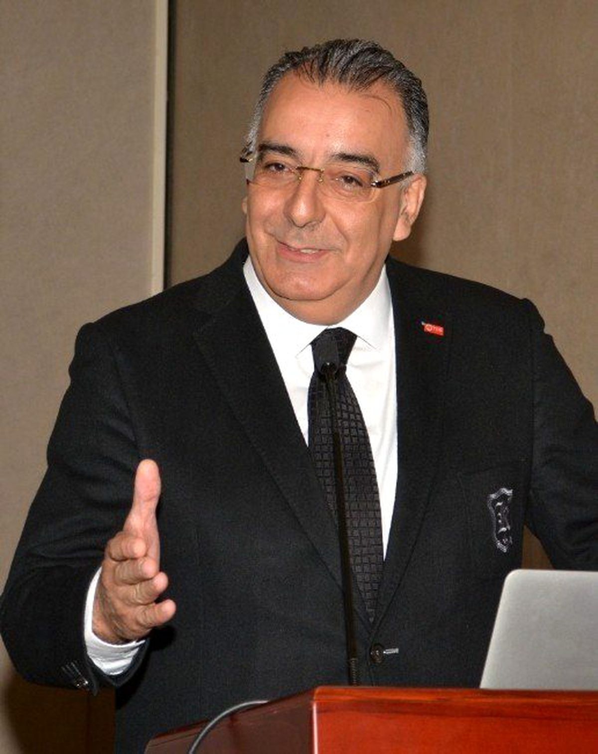 Modern İmplantı Z\'den A\'ya Ters Yönde Planlama Eğitimi