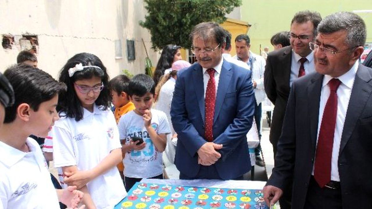 Ortaokul Öğrencileri Buluşlarını Sergiledi