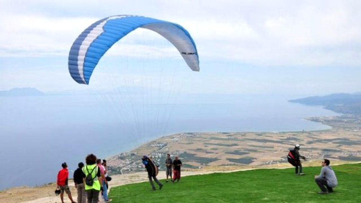 Paraşütler Gökyüzünü Renklendirdi