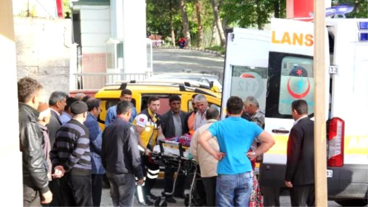 Samsun\'da Kaza: 11\'i Öğrenci, 12 Kişi Yaralandı