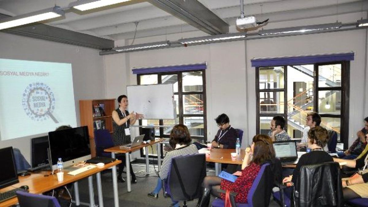 Stk\'lar İçin Dijital Medyada İçerik Üretimi Sertifika Programı Düzenlendi