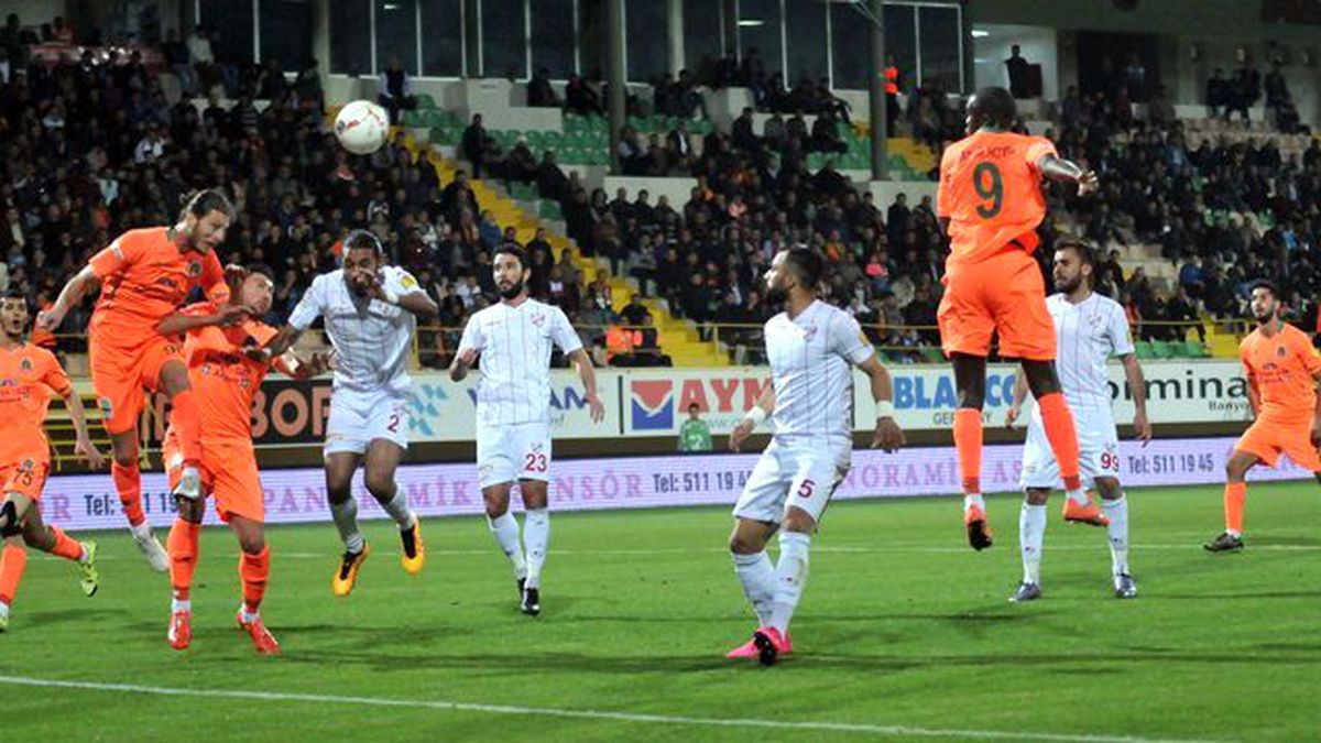 Süper Lig'in İkinci Bileti, Alanyaspor veya Karabükspor'un Olacak