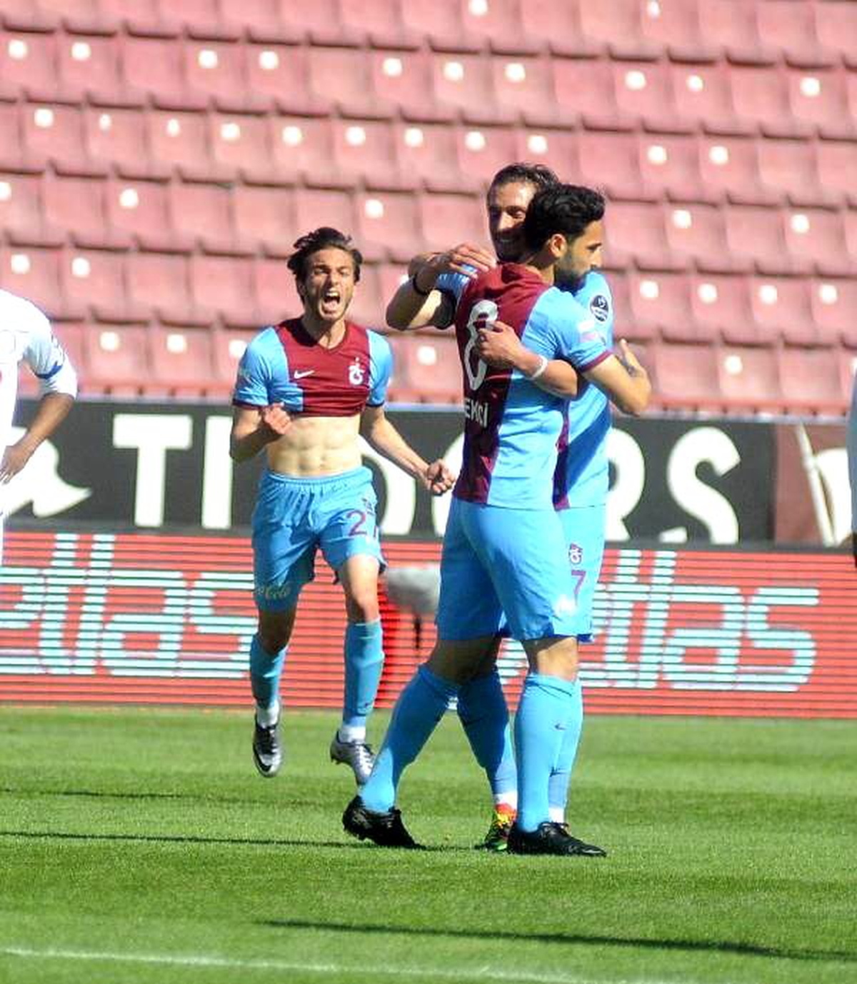 Trabzonspor\'un Gençleri Umut Verdi