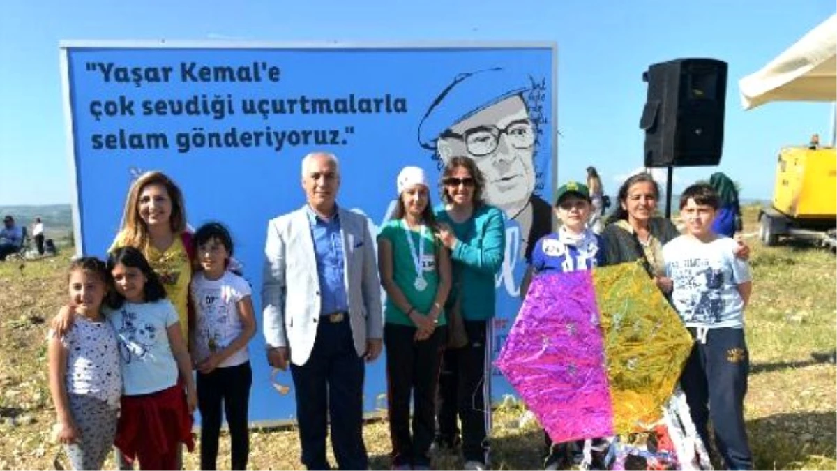 Uçurtmalar \'Yaşar Kemal\' Anısına Gökyüzünü Renklendirdi