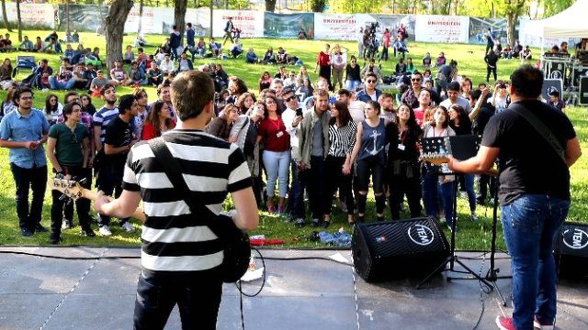 Üniversite Öğrencileri Agü Kulüp Festivali\'nde Buluştu