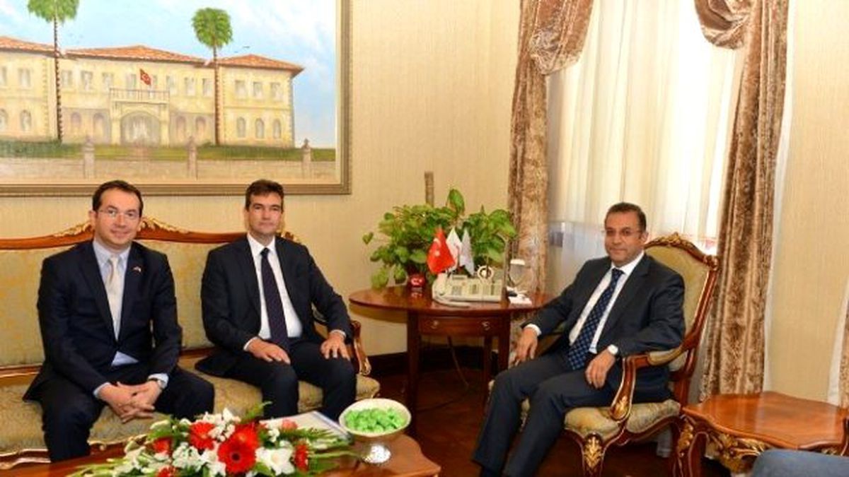 Vali Türker\'e Ziyaretler