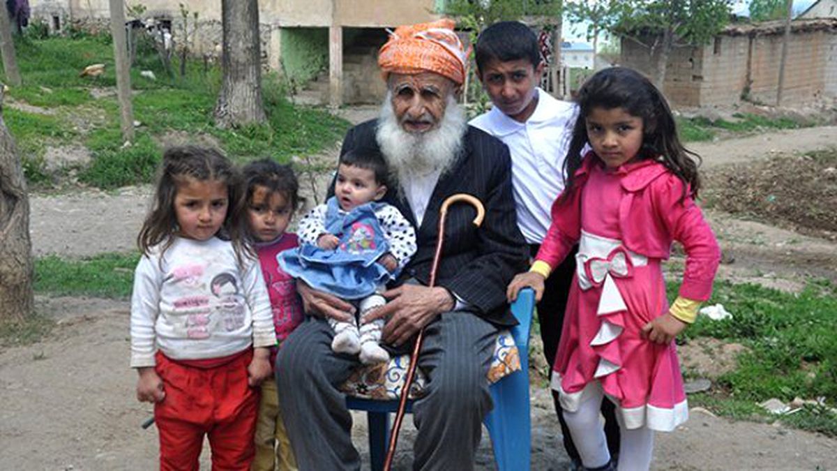111 Yaşındaki Zubeyir Bakır'ın 107 Torunu Var