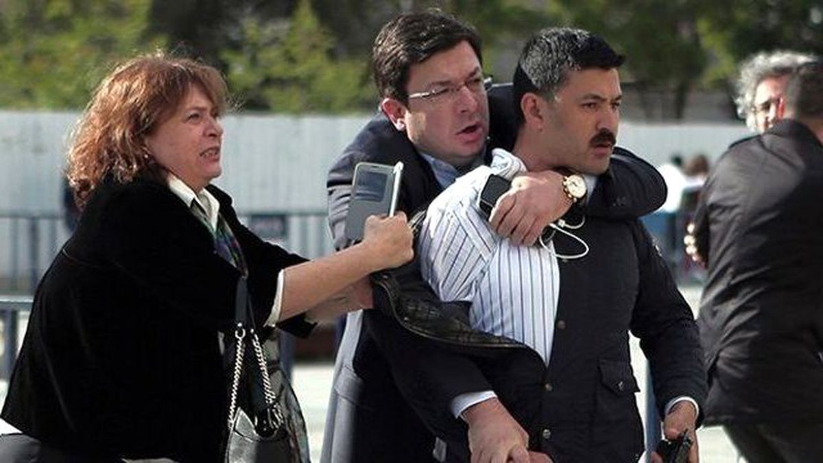 Can Dündar'a Silahla Saldıran Zanlı Tutuklandı