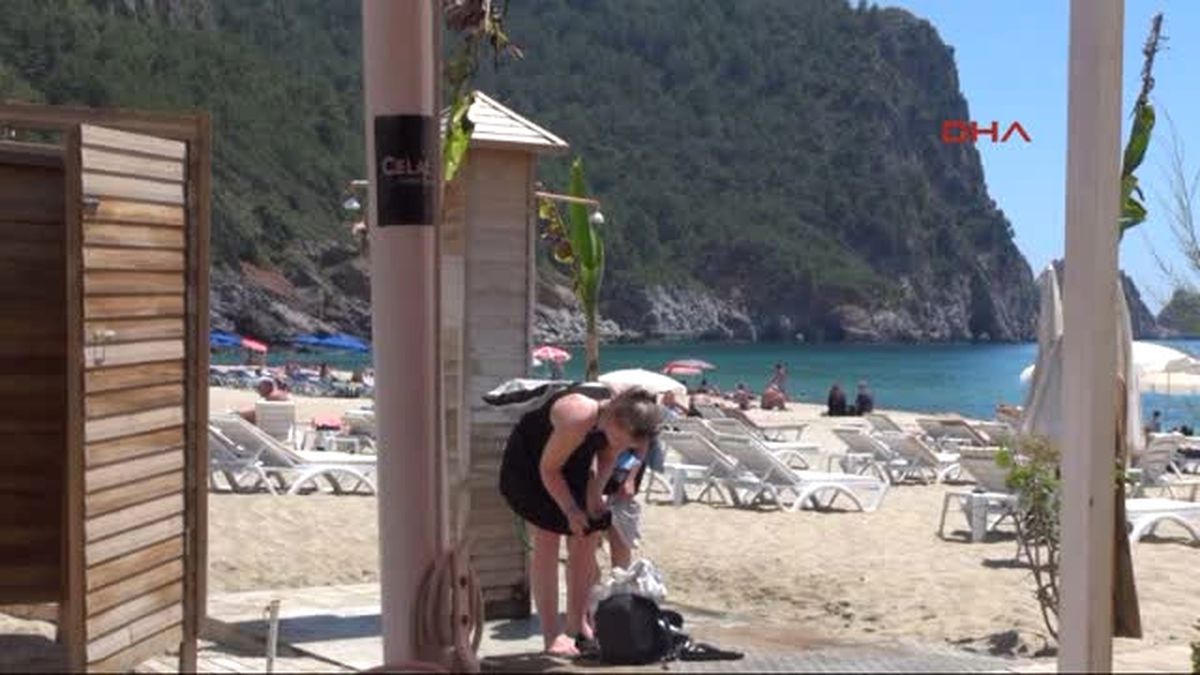 Alanya\'da Tatilciler Sahilleri Doldurdu