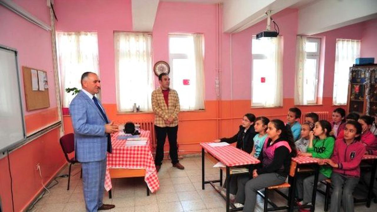 Başkan Çağlayan Öğretmen Oldu